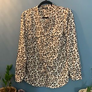 Woman’s leopard blouse 🐆